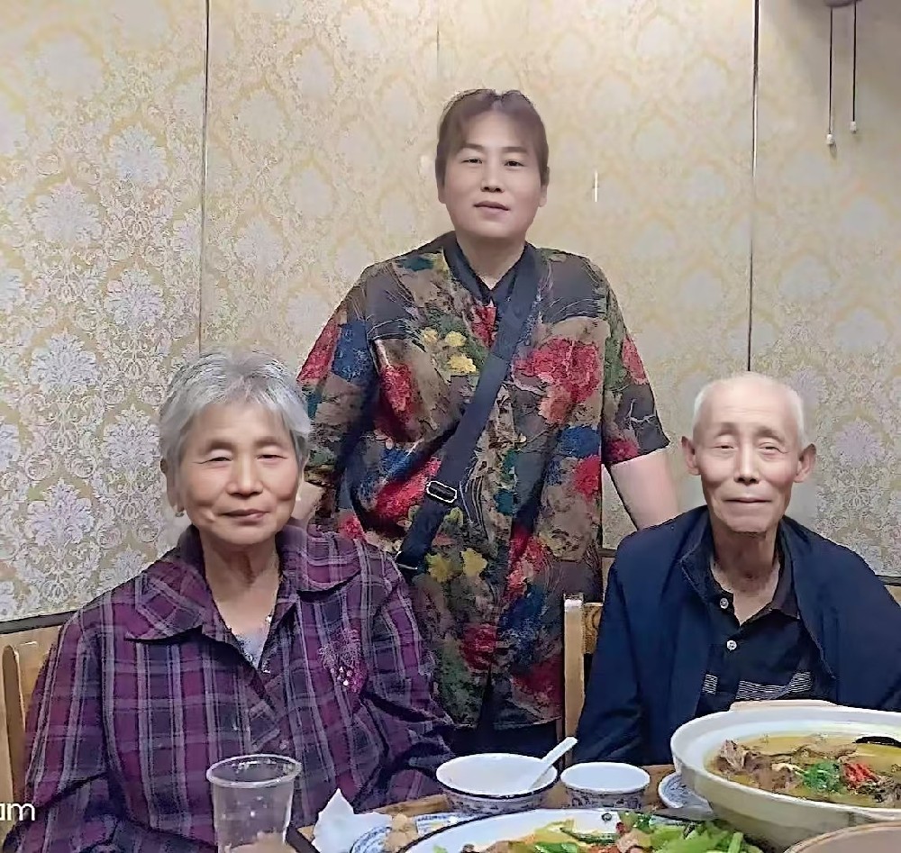 大孝在人间——李岗村四兄妹守护生命的23载春秋