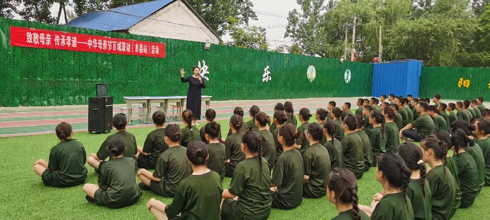 母亲节前夕孝道文化公益宣讲走进单县明理教育
